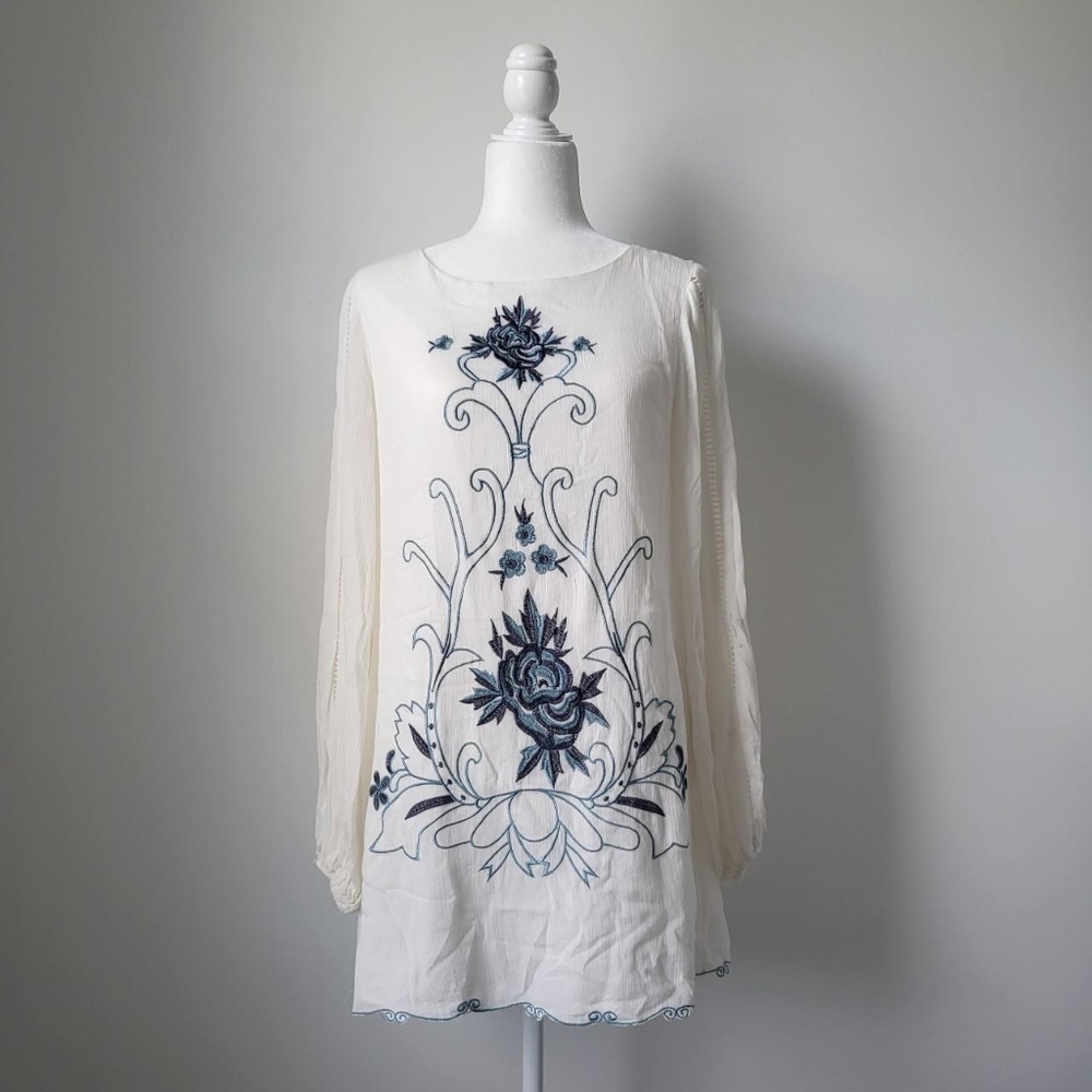 Embroidered long sleeve white and blue dress